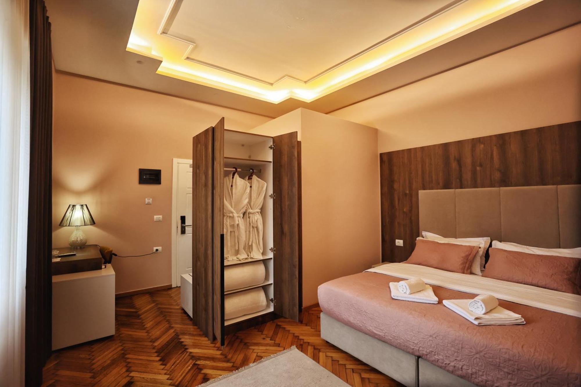 Vila Casablanca - Boutique Hotel & Restaurant Shkoder Luaran gambar