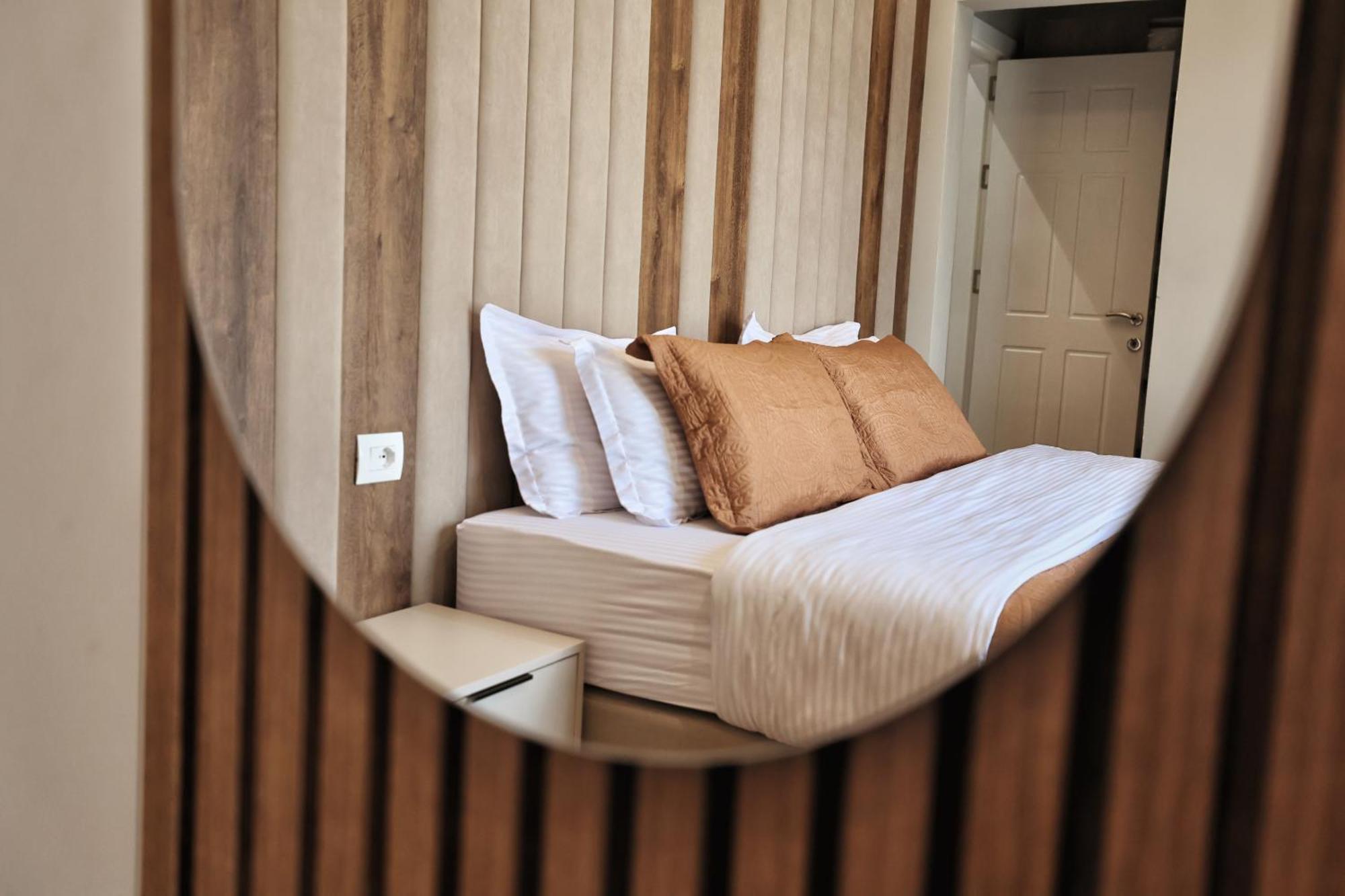 Vila Casablanca - Boutique Hotel & Restaurant Shkoder Luaran gambar
