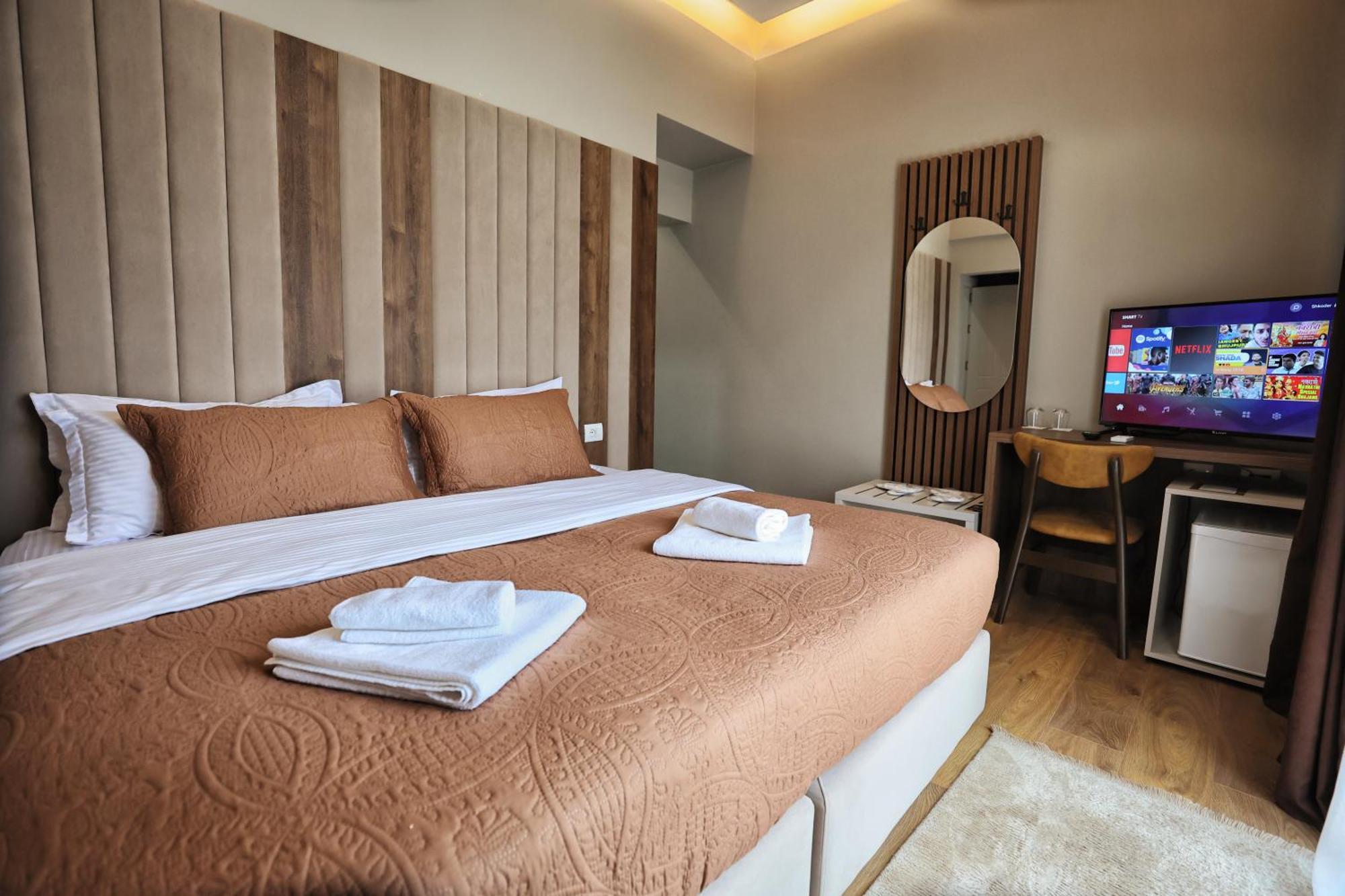 Vila Casablanca - Boutique Hotel & Restaurant Shkoder Luaran gambar