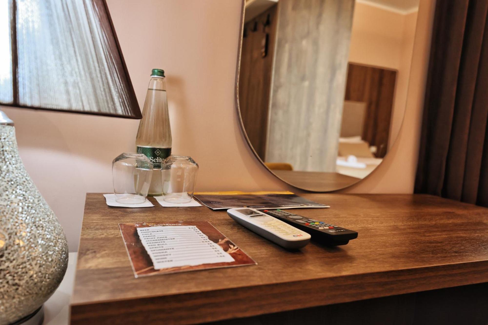Vila Casablanca - Boutique Hotel & Restaurant Shkoder Luaran gambar